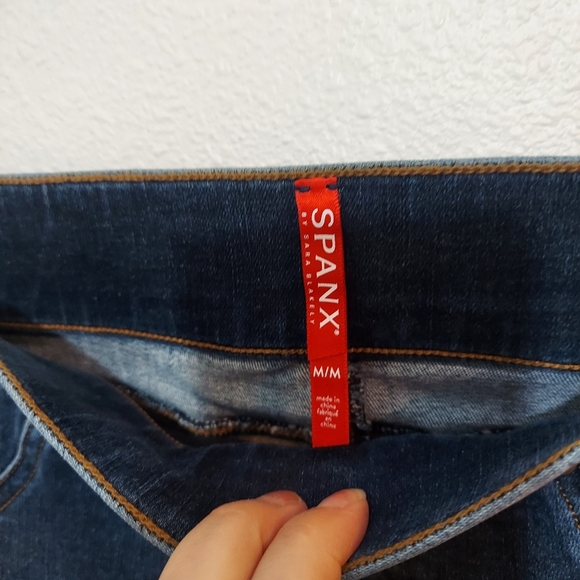 SPANX NWT Distressed Skinny Jeans Medium - Picture 7 of 14